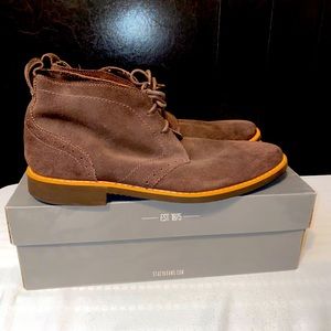 Stacy Adams Boots Size 9 in Brown Suede